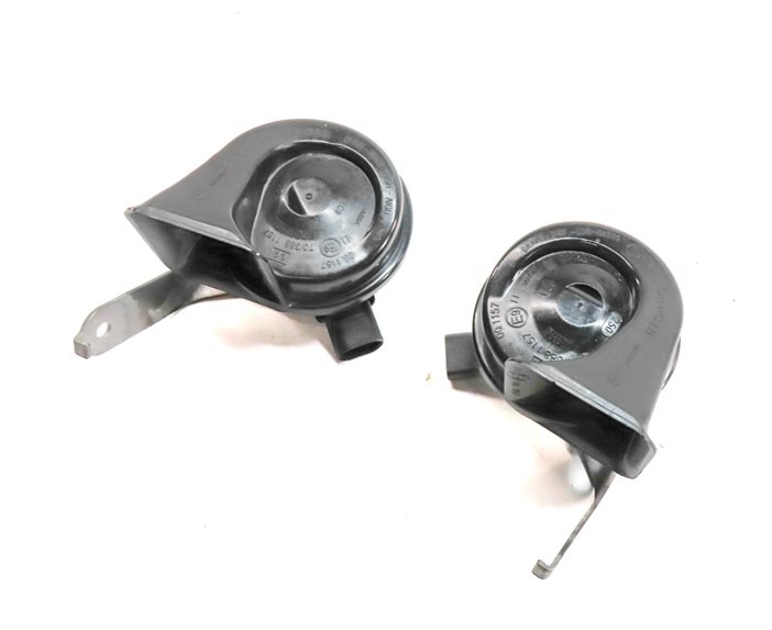 Thumbnail 1: 2011-2016 BMW 528i 535i 535iGT 550i 550iGT M5 (F10 F07) HIGH & LOW TONE HORN SET