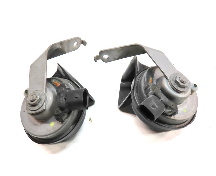 Thumbnail 5: 2011-2016 BMW 528i 535i 535iGT 550i 550iGT M5 (F10 F07) HIGH & LOW TONE HORN SET