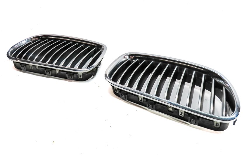 11-13 BMW 528i 535i 550i (F10) FRONT LEFT & RIGHT HOOD VENT GRILLE SET