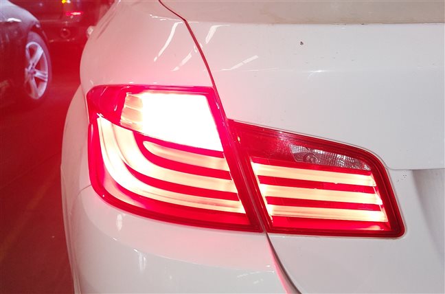 Thumbnail 2: 2011-2013 BMW 528i 535i 550i M5 (F10) LEFT REAR TRUNK LID TAILLIGHT LIGHT LAMP