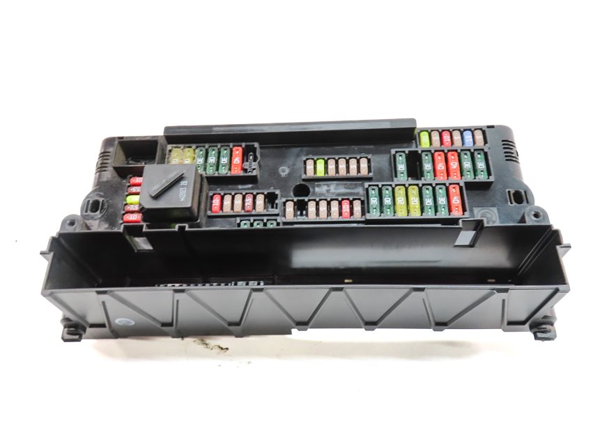 Thumbnail 3: 2012 BMW 528I (F10) 2.0L (N20) ENGINE FRONT POWER DISTRIBUTION FUSE RELAY BOX
