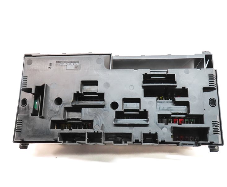 Thumbnail 4: 2012 BMW 528I (F10) 2.0L (N20) ENGINE FRONT POWER DISTRIBUTION FUSE RELAY BOX