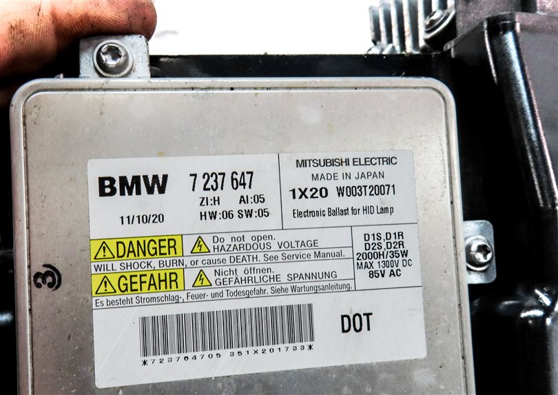 Thumbnail 6: 2011-2013 BMW 528i 535i 550i M5 (F10) RIGHT XENON HID ADAPTIVE HEADLIGHT LAMP