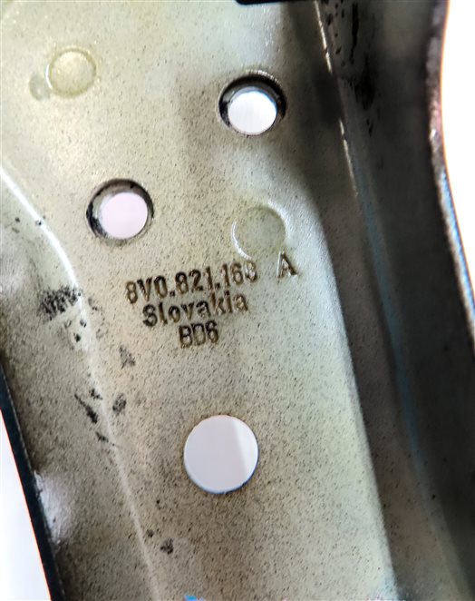 Thumbnail 7: 2016. AUDI A3 (8V) FRONT RIGHT PASSENGER FENDER MOUNT SUPPORT BRACKET