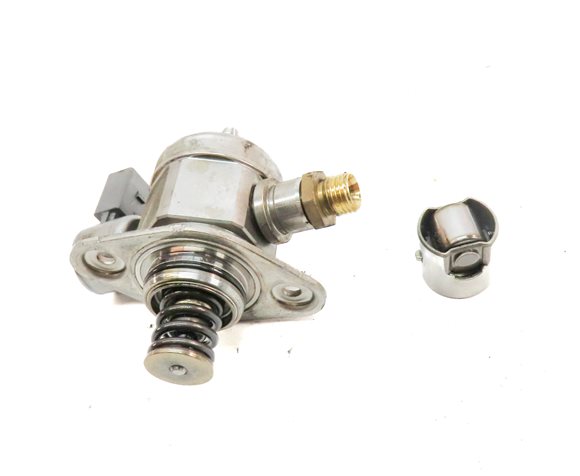 Thumbnail 2: 2016 AUDI A3 (8V) 1.8L 1.8T TURBO GAS ENGINE MOUNTED HIGH PRESSURE FUEL PUMP