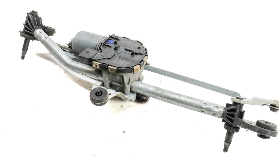 2015-2018 AUDI A3 S3 RS3 (8V) SEDAN / CONVERTIBLE FRONT WINDSHIELD WIPER MOTOR