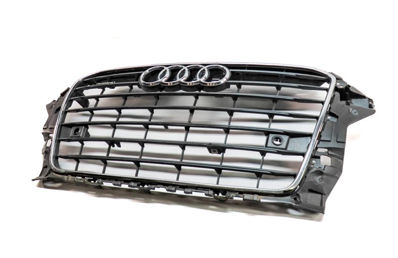 Thumbnail 2: 15-16 AUDI A3 (8V) FRONT CENTER PRIMARY HOOD GRILLE w/ EMBLEM (BLACK & SILVER)