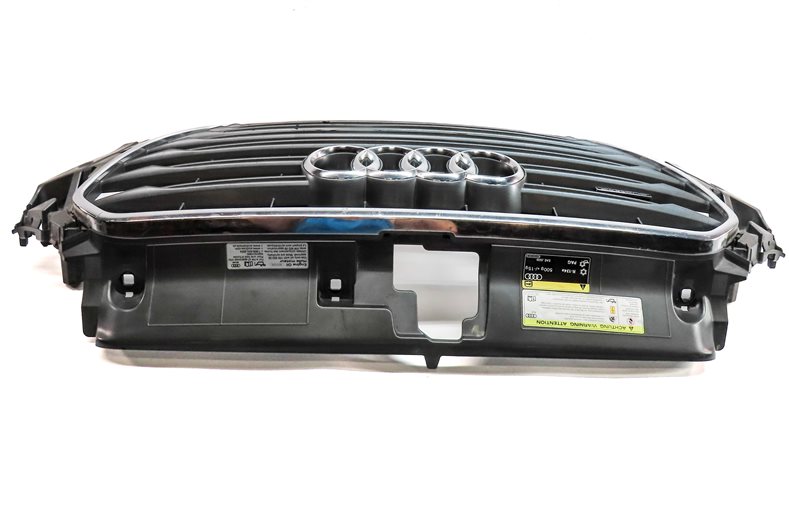 Thumbnail 5: 15-16 AUDI A3 (8V) FRONT CENTER PRIMARY HOOD GRILLE w/ EMBLEM (BLACK & SILVER)