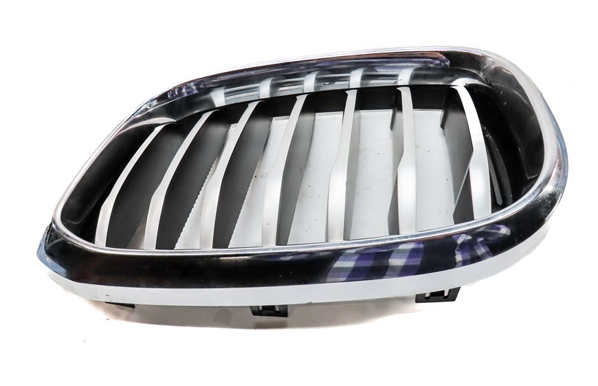 Thumbnail 3: 18-19 BMW X3 (G01) FRONT LEFT UPPER BUMPER HOOD GRILLE VENT TRIM CHROME & SILVER