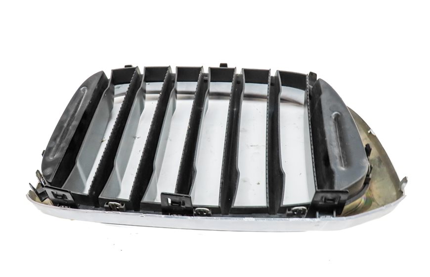 Thumbnail 6: 18-19 BMW X3 (G01) FRONT LEFT UPPER BUMPER HOOD GRILLE VENT TRIM CHROME & SILVER