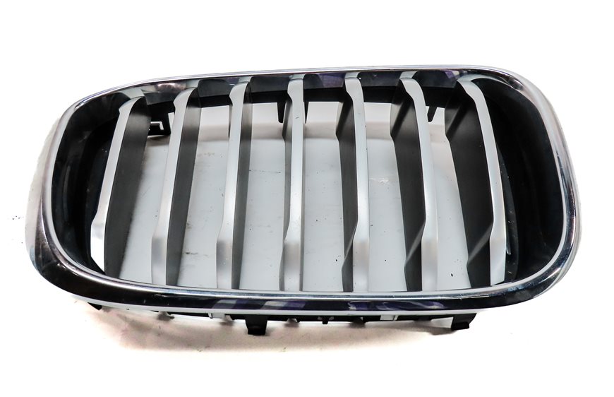 Thumbnail 4: 18-19 BMW X3 (G01) FRONT RIGHT UPPER BUMPER HOOD GRILLE VENT TRIM CHROME SILVER