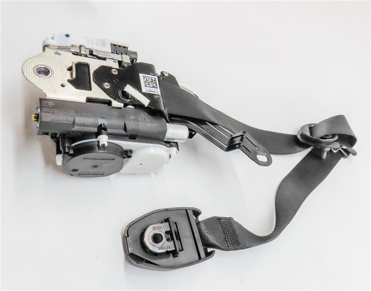 Thumbnail 5: 18-23 BMW 3 8 M3 X3 X4 G01 G02 FRONT RIGHT PASSENGER SEATBELT RETRACTOR (Black)