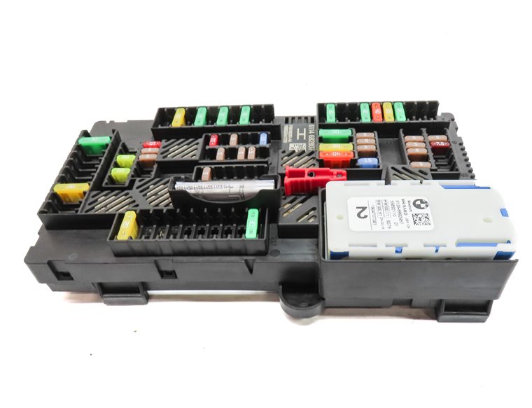 Thumbnail 3: 18-21 BMW X3 X4 X4M (F98 G01 G02) REAR TRUNK POWER JUNCTION ENGINE FUSE BOX