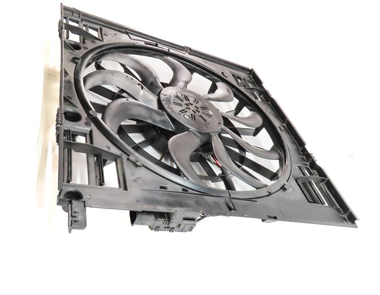 Thumbnail 3: 18-23 BMW X3 X4 (G01 G02) 2.0L 600w FRONT RADIATOR COOLING FAN MOTOR w/ SHROUD