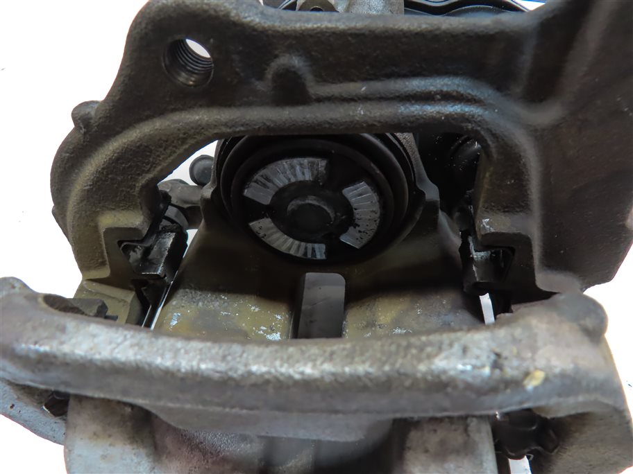 Thumbnail 8: 2018-2023 BMW X3 X4 (G01 G02) REAR LEFT BRAKE CALIPER w/ E-BRAKE ACTUATOR MOTOR