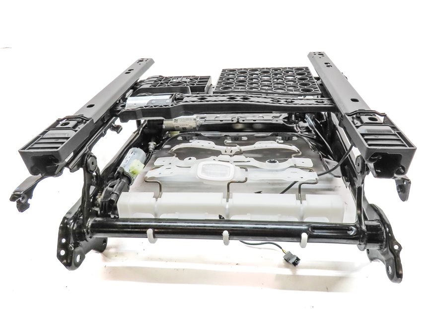 Thumbnail 7: 2018-2024 BMW X3 X4 (G01 G02) FRONT RIGHT PASSENGER SPORT SEAT TRACK w/ MOTORS