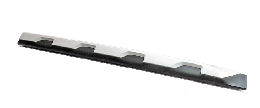 Thumbnail 1: 18-24 BMW X3 X4 (G01 G02) X-LINE FRONT RIGHT PASSENGER DOOR MOULDING RUNNER TRIM