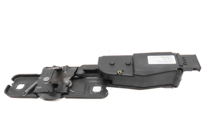 Thumbnail 5: 2013 AUDI Q7 (4L) REAR CARGO LIFTGATE HATCH LID LOCK LATCH STRIKER PLATE