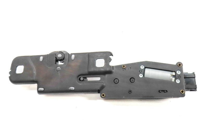 Thumbnail 6: 2013 AUDI Q7 (4L) REAR CARGO LIFTGATE HATCH LID LOCK LATCH STRIKER PLATE