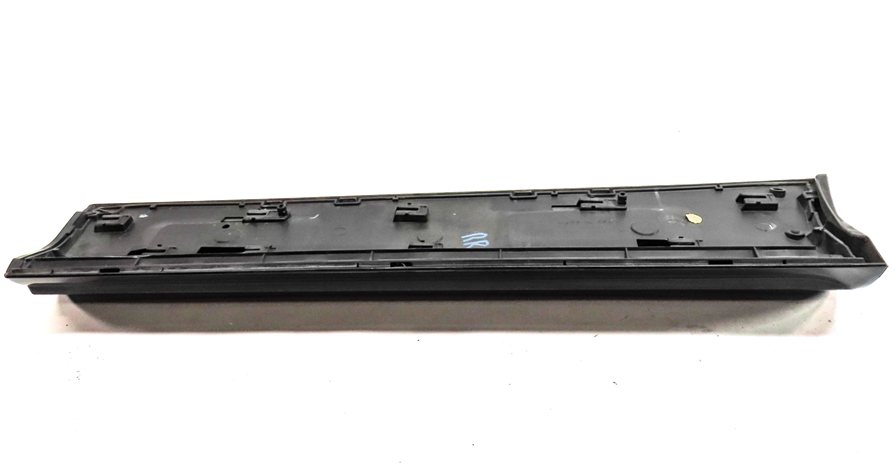 Thumbnail 6: 2010-2015 AUDI Q7 REAR RIGHT LOWER DOOR TRIM MOULDING (w/out SLINE) (Black)