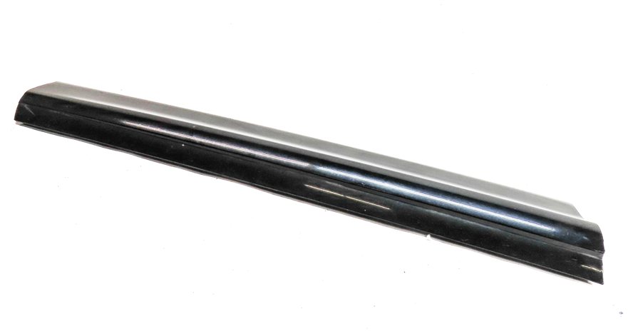 10-15 AUDI Q7 FRONT LEFT DRIVER LOWER DOOR TRIM MOULDING (w/out SLINE) (Black)