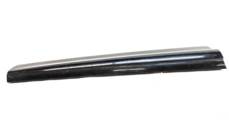 Thumbnail 3: 10-15 AUDI Q7 FRONT LEFT DRIVER LOWER DOOR TRIM MOULDING (w/out SLINE) (Black)