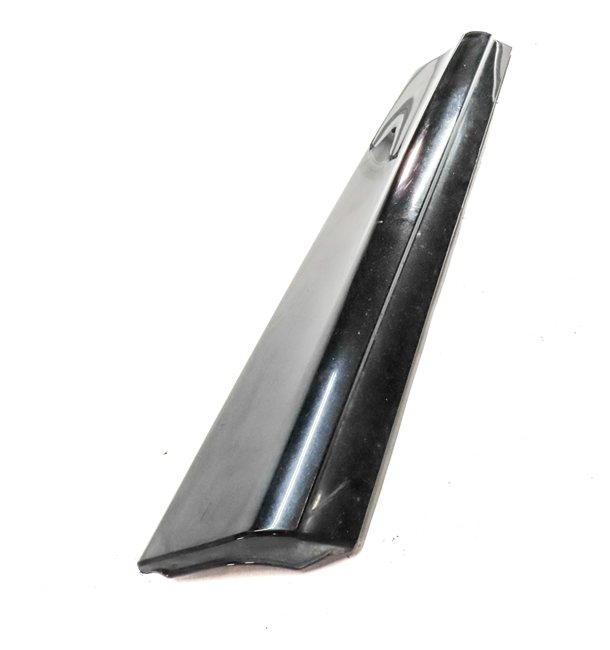 Thumbnail 5: 10-15 AUDI Q7 FRONT LEFT DRIVER LOWER DOOR TRIM MOULDING (w/out SLINE) (Black)