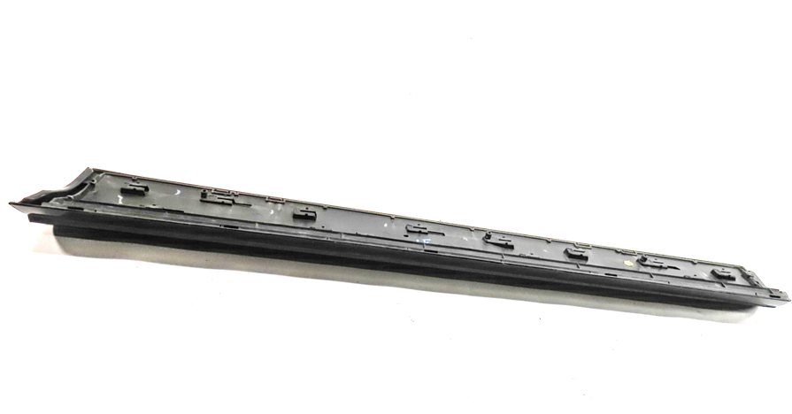 Thumbnail 8: 10-15 AUDI Q7 FRONT LEFT DRIVER LOWER DOOR TRIM MOULDING (w/out SLINE) (Black)