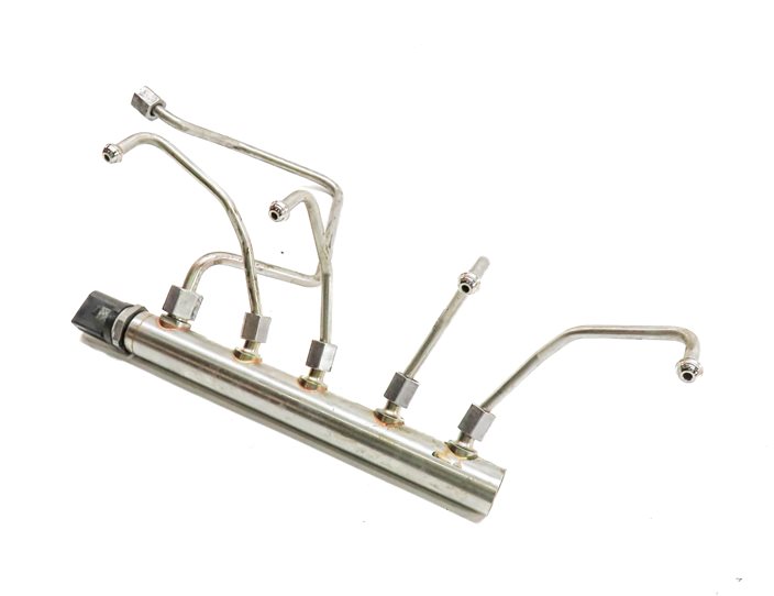 2015 BMW 428I (F32) 2.0L (N26) ENGINE MOTOR FUEL INJECTOR RAIL w/ LINES