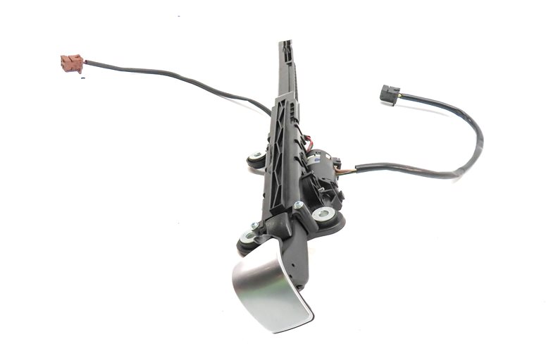 Thumbnail 5: 2015 BMW 428I (F32) FRONT RIGHT PASSENGER SEATBELT HANDOVER ARM w/ MOTOR