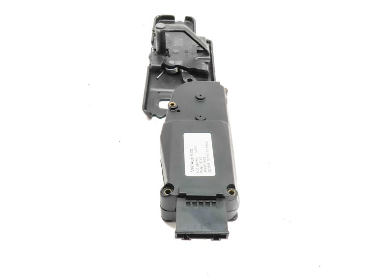 Thumbnail 3: 2013 AUDI Q5 (B8 8R) REAR TRUNK LIFTGATE HATCH LID LOWER LATCH STRIKER PLATE