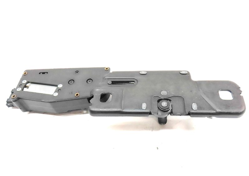 Thumbnail 7: 2013 AUDI Q5 (B8 8R) REAR TRUNK LIFTGATE HATCH LID LOWER LATCH STRIKER PLATE