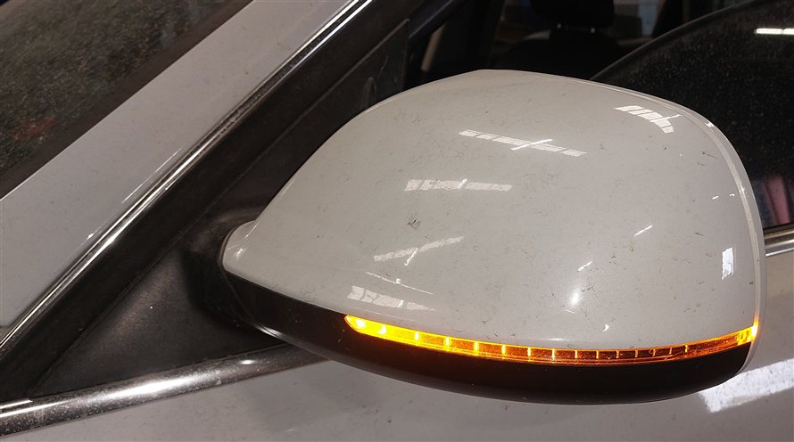 Thumbnail 2: 09-14 AUDI Q5 (8R) LEFT P-FOLD HEAT AUTODIM MEMORY DOOR MIRROR w/ LIGHT (White)