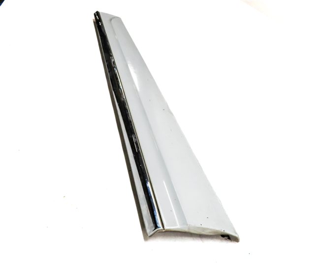 Thumbnail 2: 13-17 AUDI Q5 B8 8R FRONT RIGHT PASSENGER LOWER DOOR MOULDING TRIM PANEL (White)