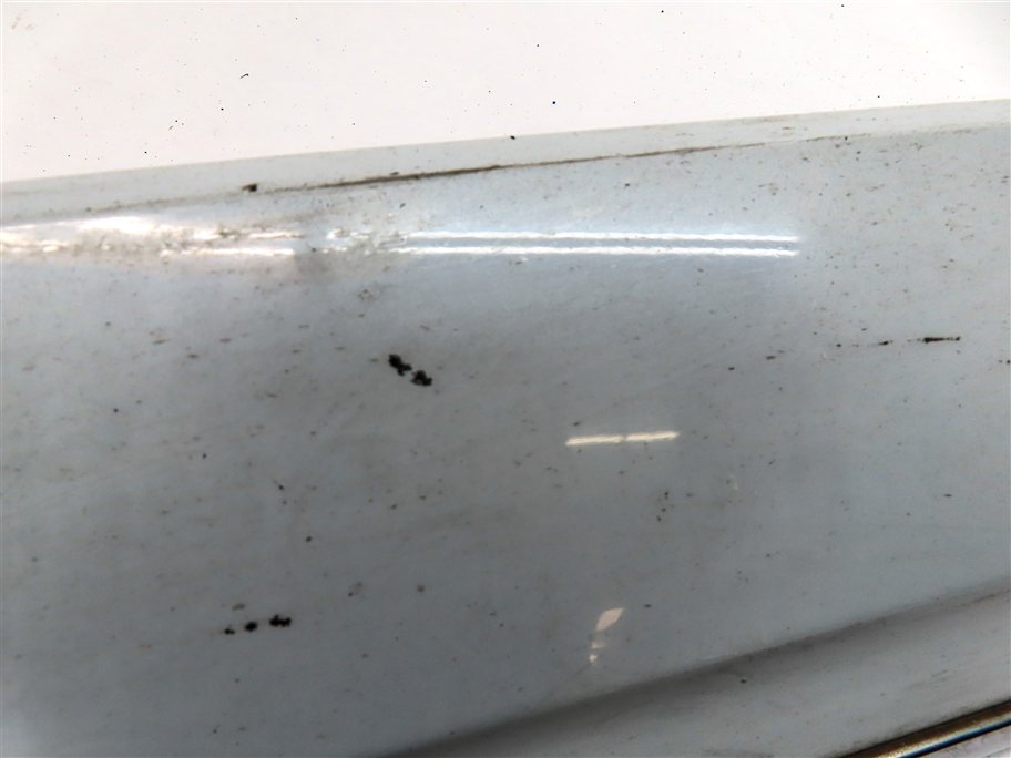Thumbnail 7: 13-17 AUDI Q5 B8 8R FRONT RIGHT PASSENGER LOWER DOOR MOULDING TRIM PANEL (White)
