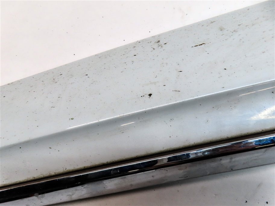 Thumbnail 8: 13-17 AUDI Q5 B8 8R FRONT RIGHT PASSENGER LOWER DOOR MOULDING TRIM PANEL (White)