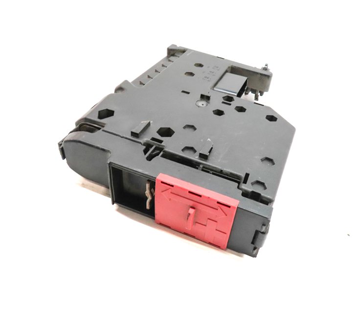 Thumbnail 1: 2013 MERCEDES GLK250 (X204) 2.1L DIESEL (OM651) POSITIVE POWER DISTRIBUTION BOX