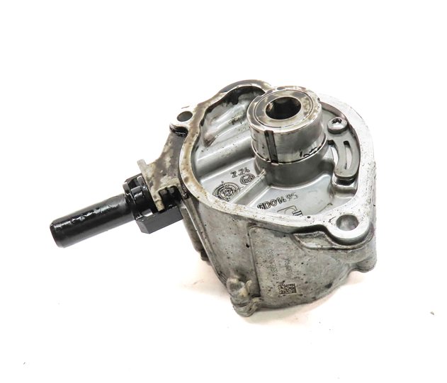 Thumbnail 2: 13-17 MERCEDES E250 GLE300D GLK250 ML250 2.1L DIESEL ENGINE BRAKE VACUUM PUMP