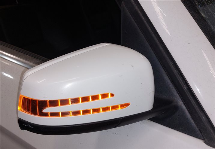 Thumbnail 2: 2013-2015 MERCEDES GLK250 GLK350 (X204) RIGHT HEATED MEMORY DOOR MIRROR (White)