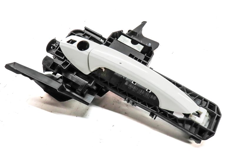 2010-2015 MERCEDES GLK250 GLK350 (X204) LEFT FRONT DRIVER DOOR HANDLE (White)