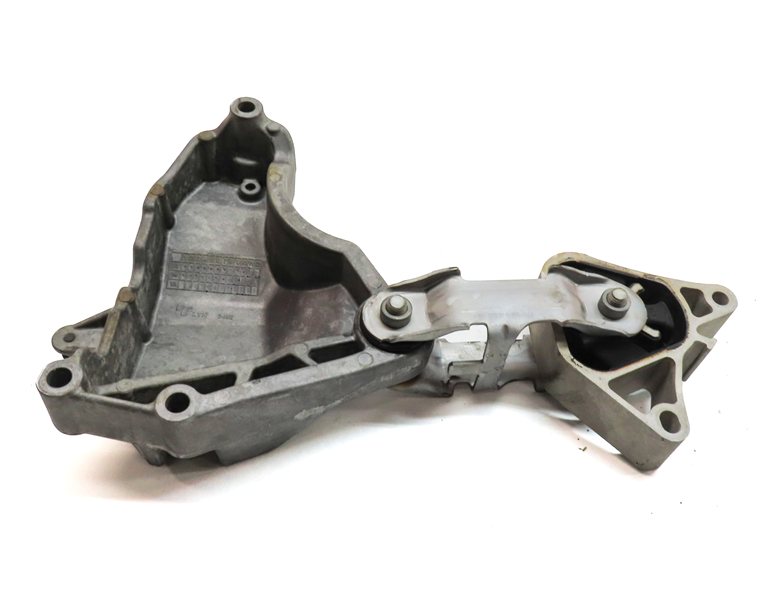 Thumbnail 6: 2014 MERCEDES CLA250 (C117) 2.0L (M270) UPPER ENGINE MOTOR MOUNT w/ BRACKET