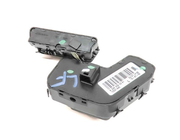 Thumbnail 5: 12-18 CLA G GL ML C117 W166 W242 W463 X166 FRONT LEFT DRIVER MEMORY SEAT SWITCH