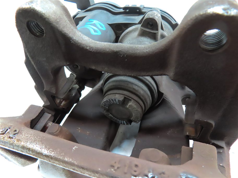 Thumbnail 6: 14-17 MERCEDES B ELECTRIC (W242) REAR RIGHT PASSENGER BRAKE CALIPER w/ ACTUATOR