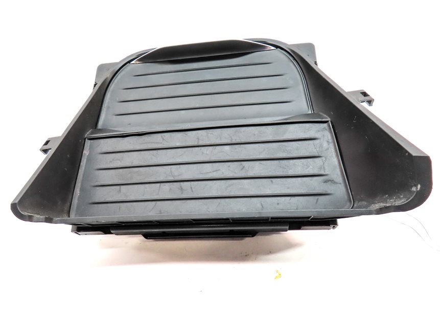 Thumbnail 5: 2017 BMW X3 (F25) FRONT CENTER CONSOLE DUAL CUPHOLDER 12v POWER SOCKET