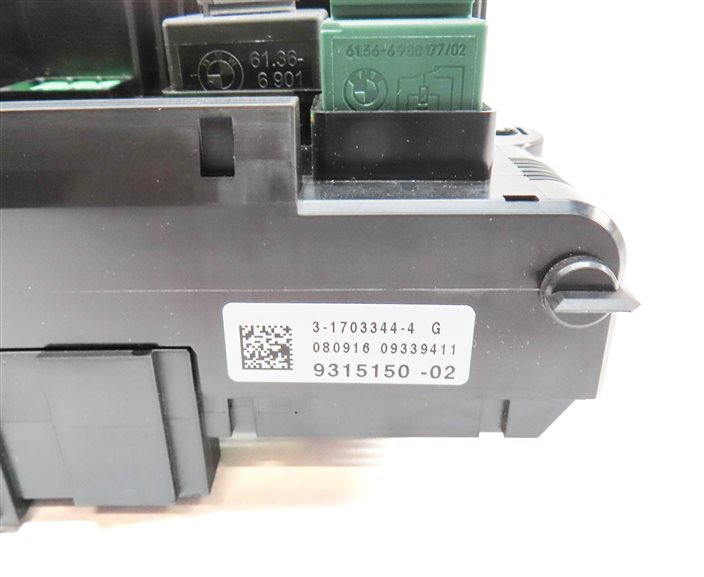 Thumbnail 5: 2017 BMW X3 (F25) 2.0L (N20) ENGINE FRONT POWER DISTRIBUTION FUSE RELAY BOX