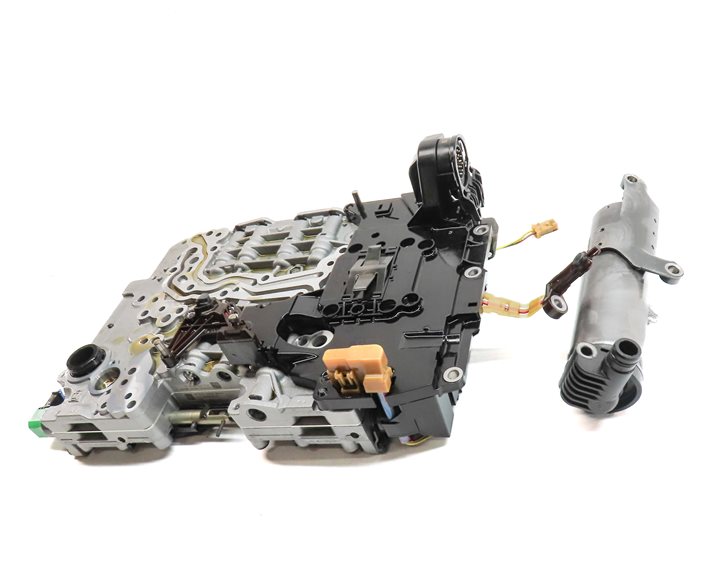 Thumbnail 2: 15-17 BMW X3 F25 2.0L RWD AUTOMATIC TRANSMISSION 8HP45Z VALVE BODY w/ OIL PUMP