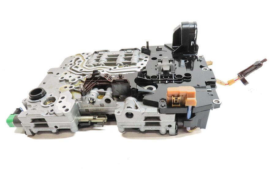 Thumbnail 7: 15-17 BMW X3 F25 2.0L RWD AUTOMATIC TRANSMISSION 8HP45Z VALVE BODY w/ OIL PUMP