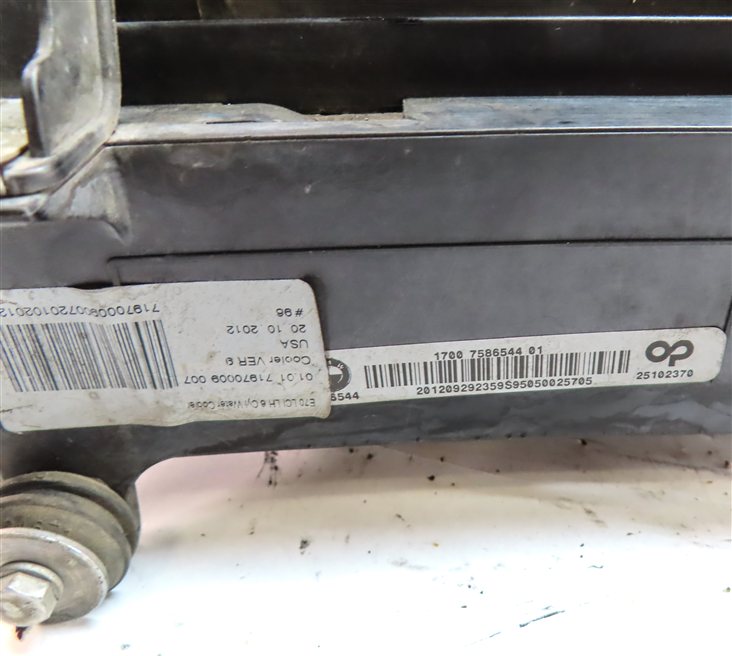 Thumbnail 4: 2008-2014 BMW X5 X5M X6 X6M (E70 E71) 3.0L / 4.4L TWIN TURBO AUXILIARY RADIATOR