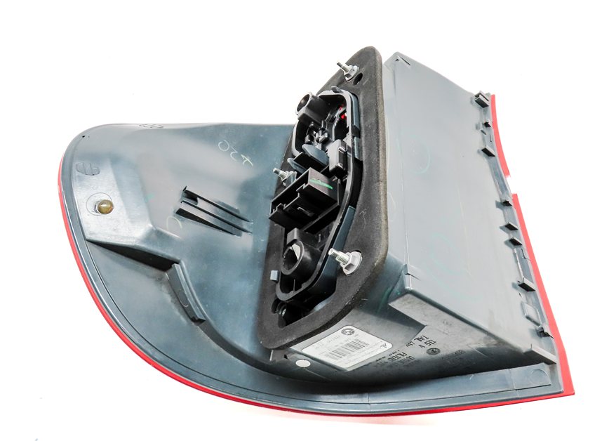 Thumbnail 5: 2011-2013 BMW X5 X5M (E70) RIGHT PASSENGER REAR OUTER TAILLIGHT BRAKE LIGHT LAMP