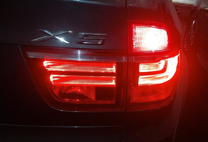 Thumbnail 2: 11-13 BMW X5 X5M (E70) RIGHT PASSENGER INNER TAILLIGHT LIGHT LAMP (INCANDESCENT)